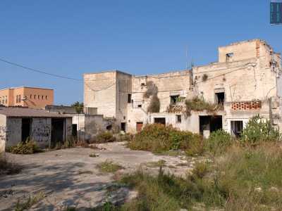 ...l�altro pi� �recente�